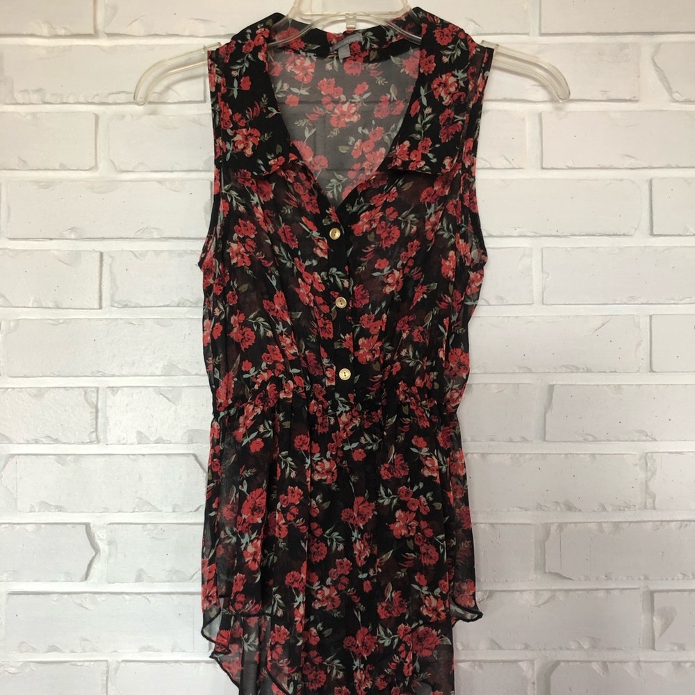 Size XS Charlotte Russe floral button up blouse